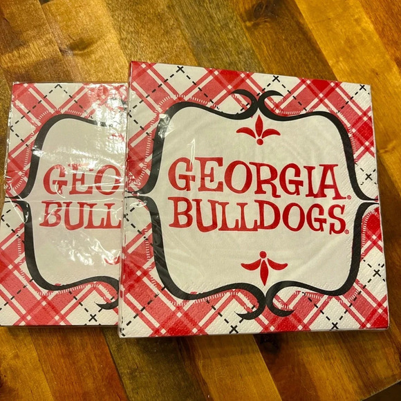 NWT Lot of 4 - 20 Ct GEORGIA BULLDOG NAPKINS, UGA, GO Dawgs! - Picture 1 of 3